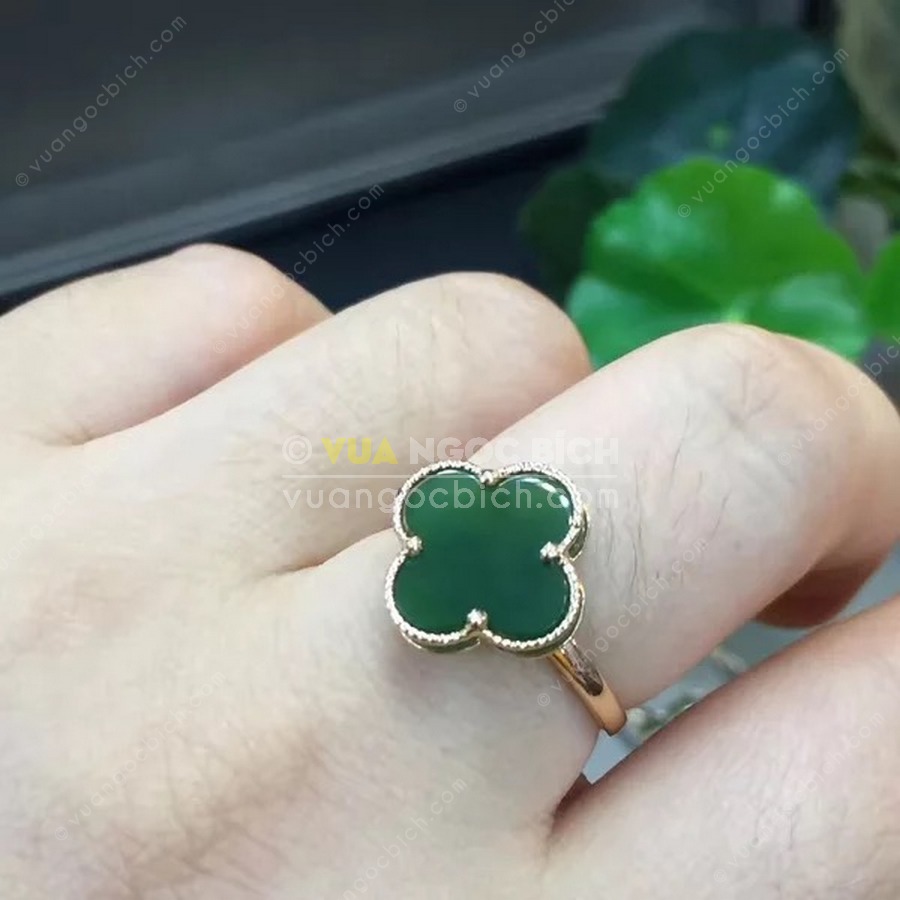 Nhẫn Cỏ Bốn Lá Ngọc Bích Nephrite Jade (VNB-NN118) 3 Nhẫn Cỏ Bốn Lá Ngọc Bích Nephrite Jade (VNB-NN118)